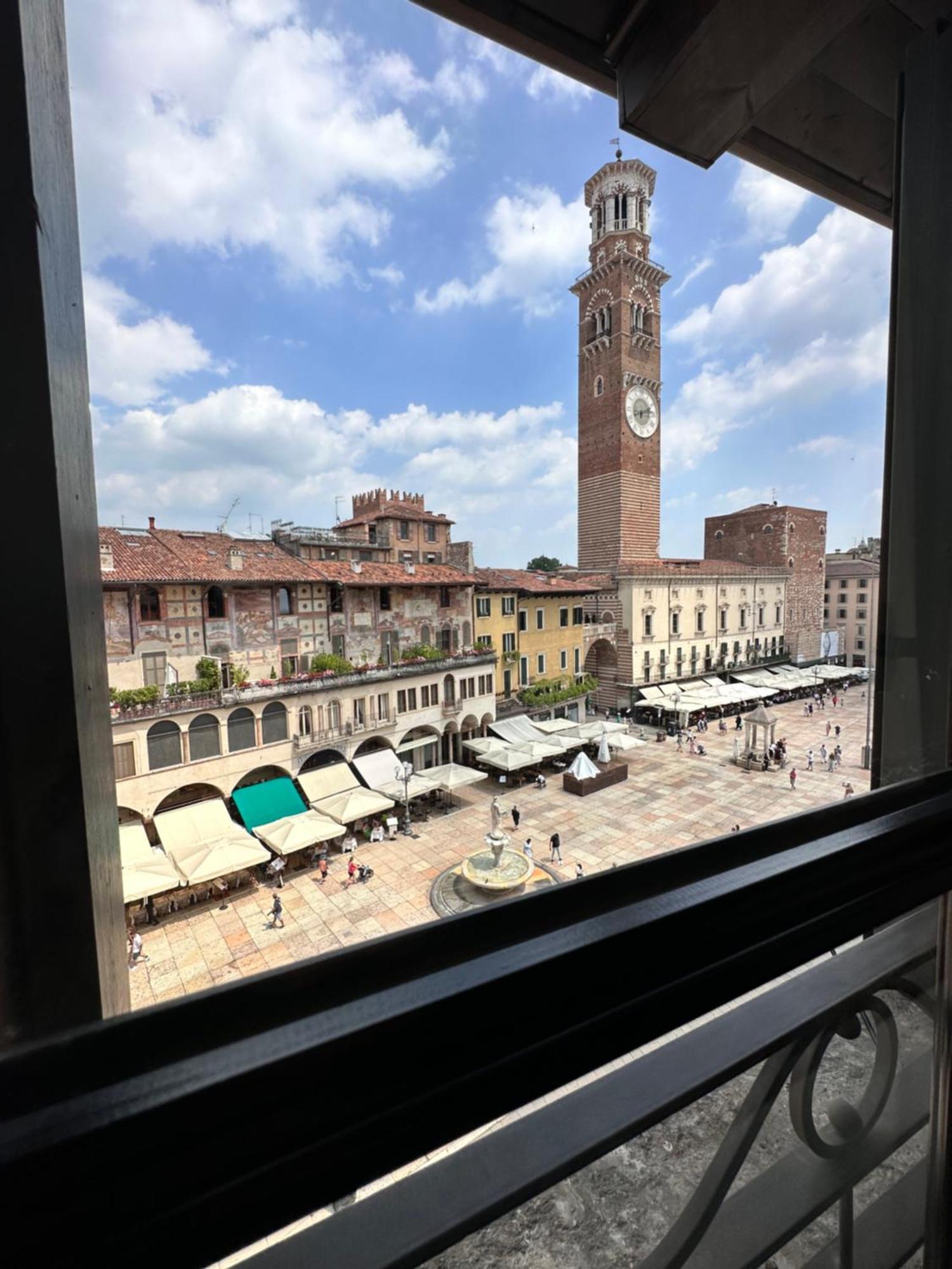 Truly Verona - Delle Erbe Suites Exterior photo